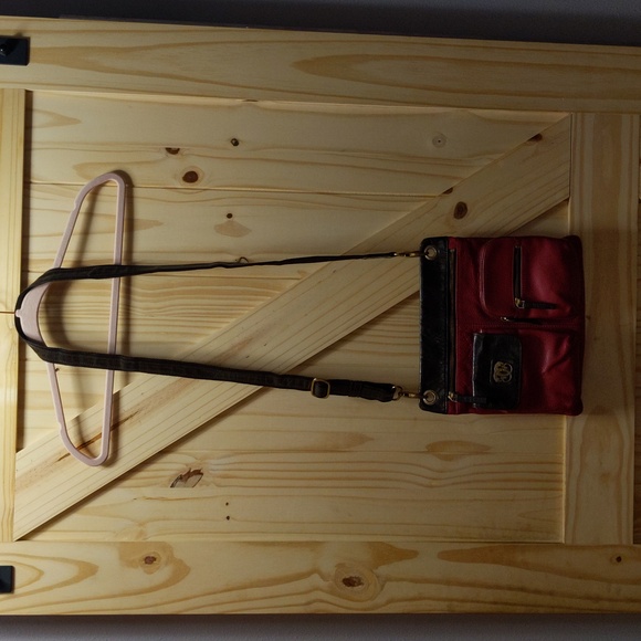 🌟Americana By Sharif Red Pebbled & Brown Leather Crossbody🌟 - Picture 2 of 16